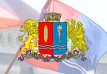 Станислав Воскресенский и Марина Дмитриева поздравляют работников нефтегазовой отрасли